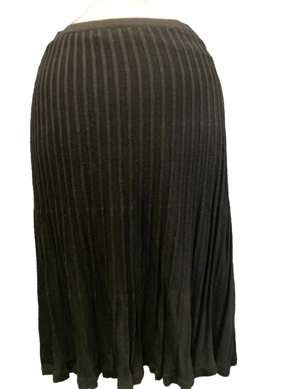Jones New York Black Pleated Skirt Size Medium
